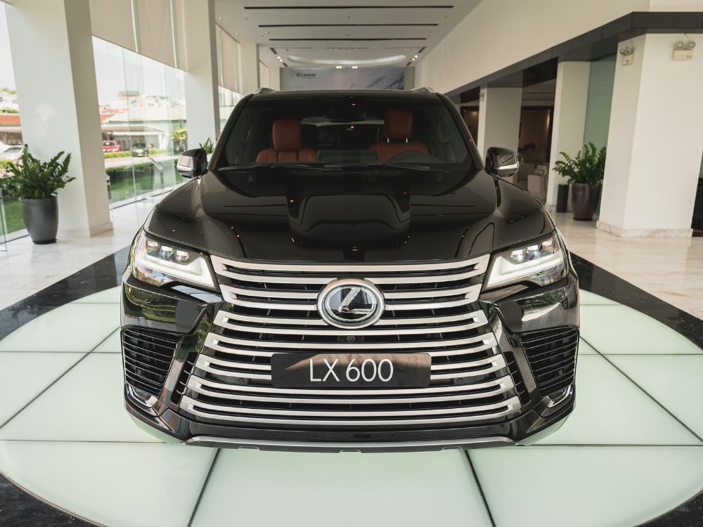 Lexus LX đi bao nhiêu km cần thay dầu nhớt